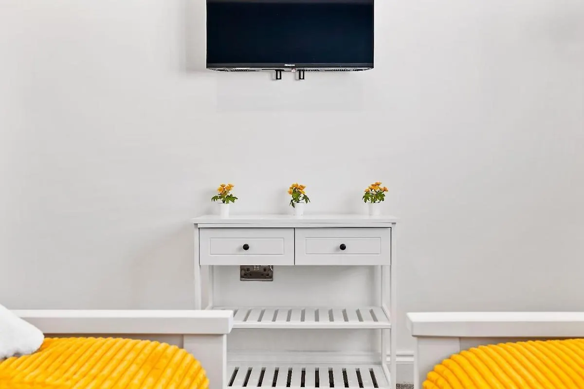 아파트 3 Bedroom Flat With Sea View And Roof Terrace 브라이턴